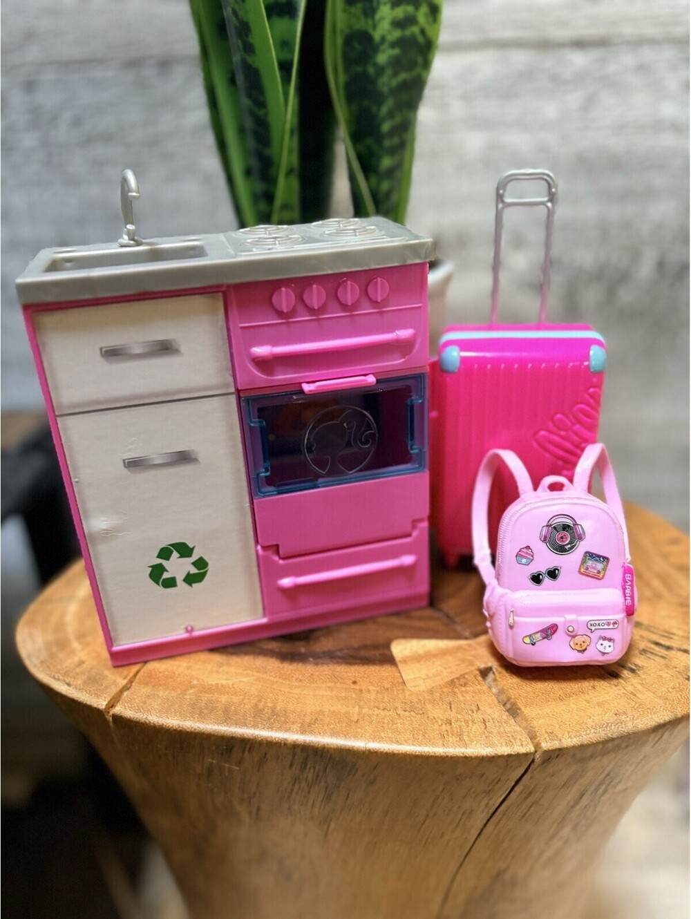 Barbie | Accessories Lot - Dreamhouse Kitchen (WORKS), Suitcase + Backpack Set
